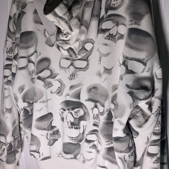 ‼️RARE‼️ Famous stars and straps aop skull print hoodie - Picture 13 of 14